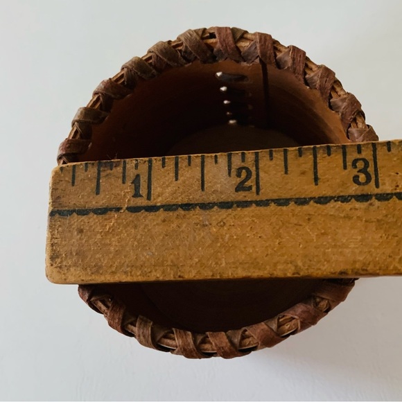 Handcrafted tree bark jar - Picture 4 of 9